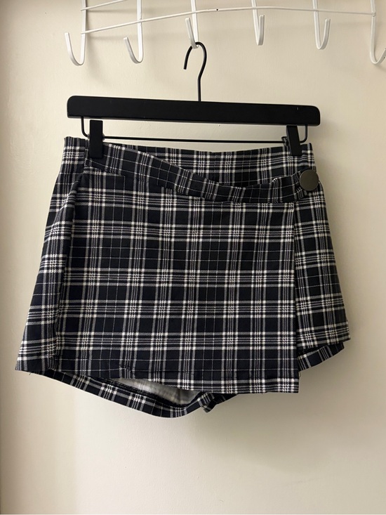 Haute Monde Dresses & Skirts - Black and White Plaid Wrap Skort